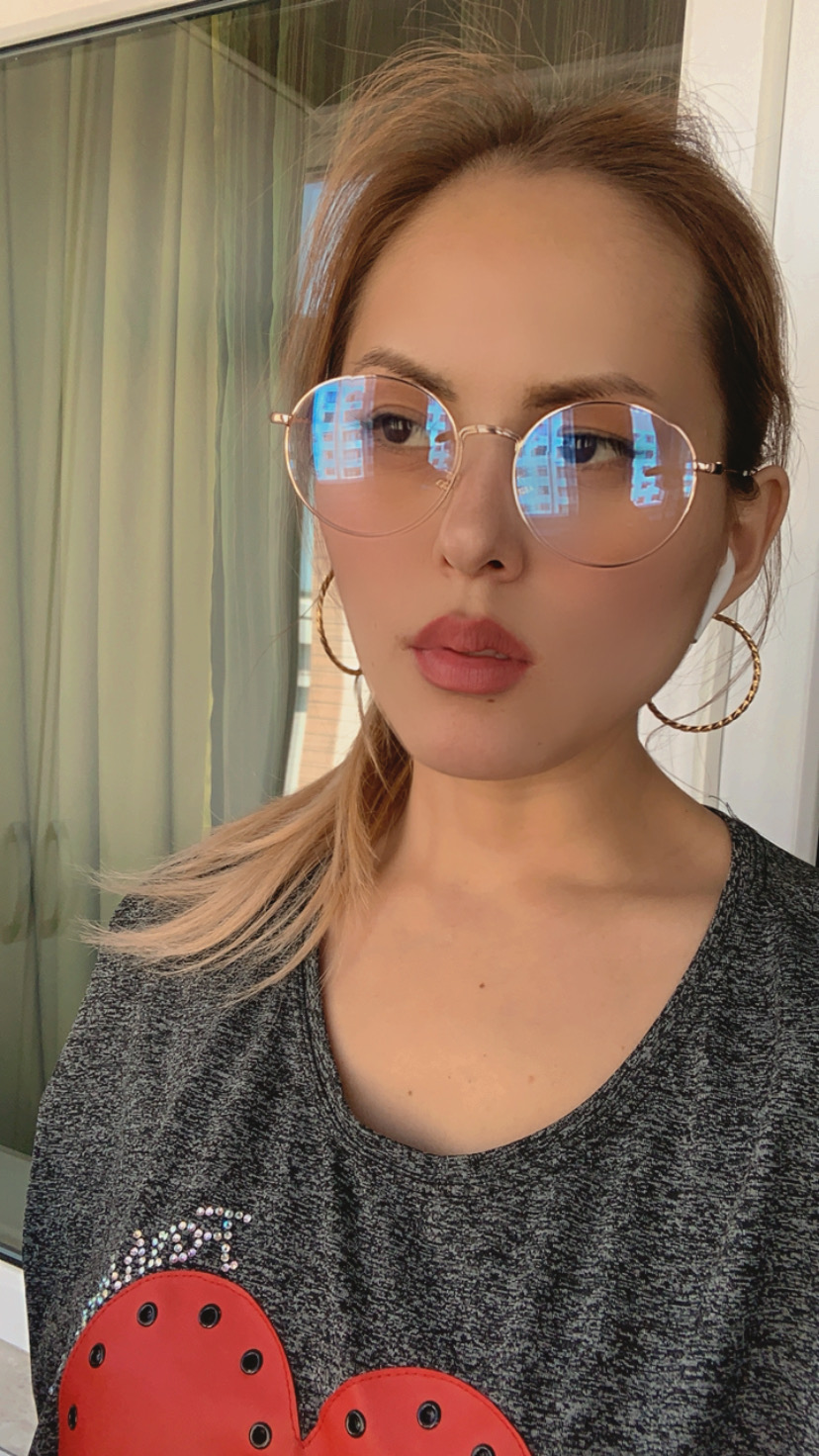 Ay***** **********